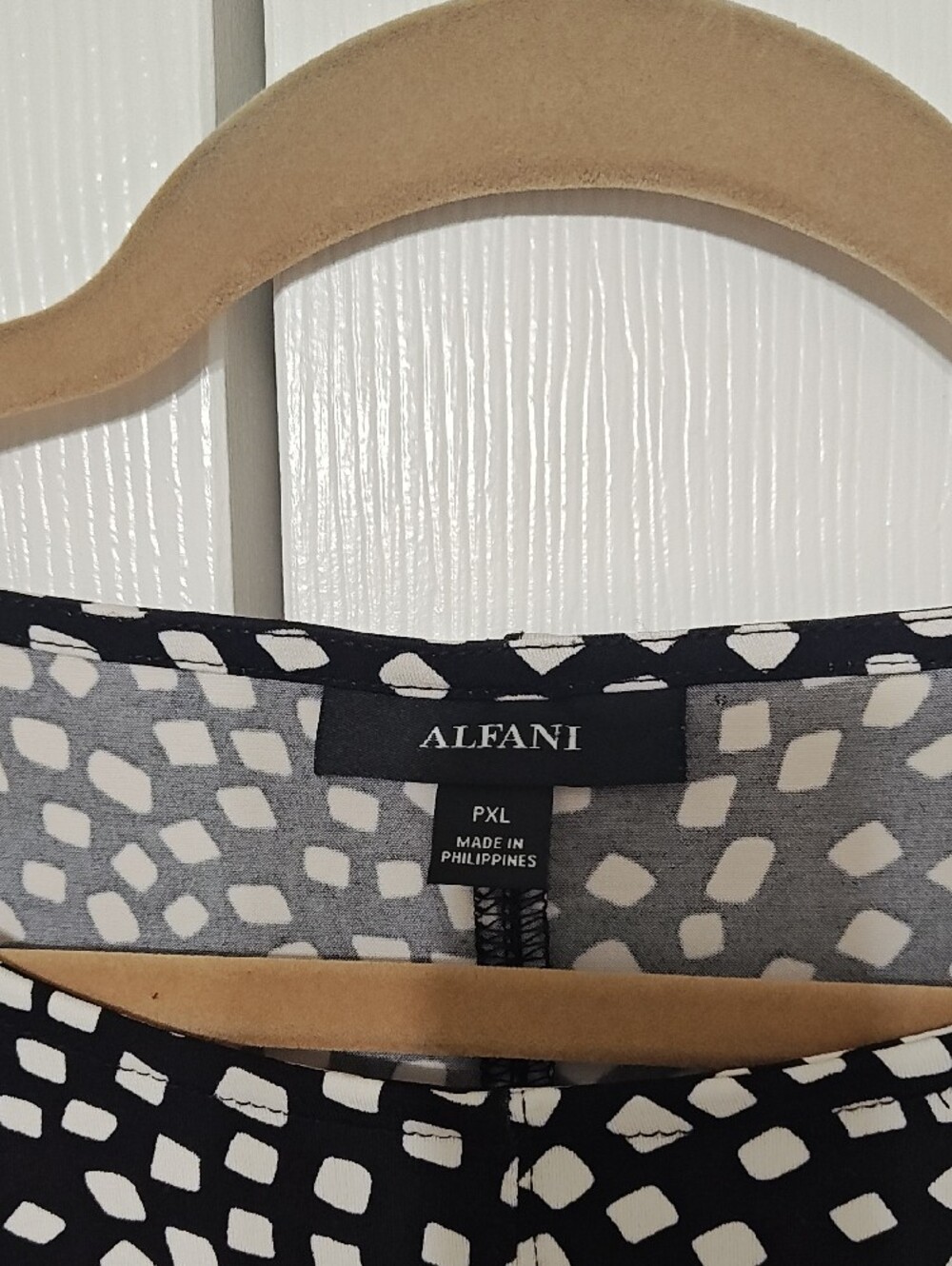 Alfani Black & White Abstract Dot Scoop Neck Tunic - Picture 2 of 3